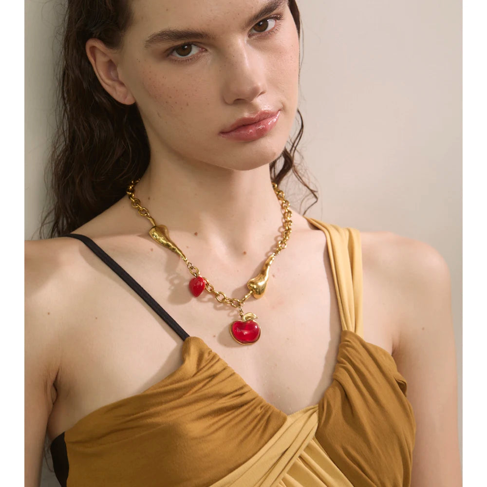 Colar Apple Banhado em Ouro 18K