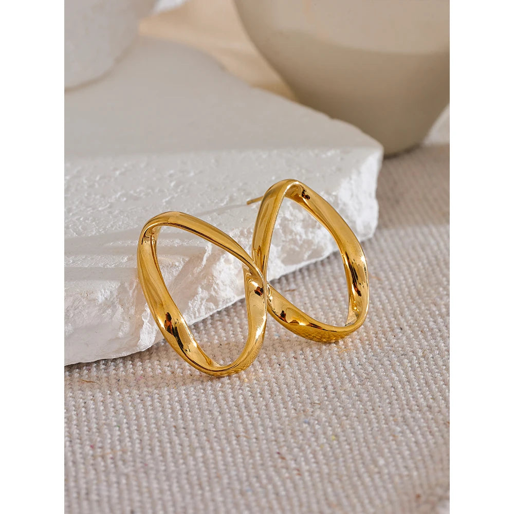 Brinco Lumiera Banhado em Ouro 18K