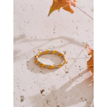 Anel Nyvelle Banhado em Ouro 18K