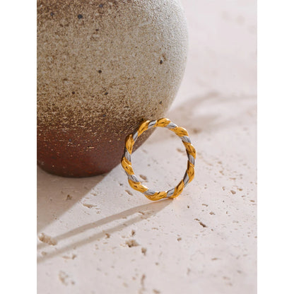 Anel Nyvelle Banhado em Ouro 18K