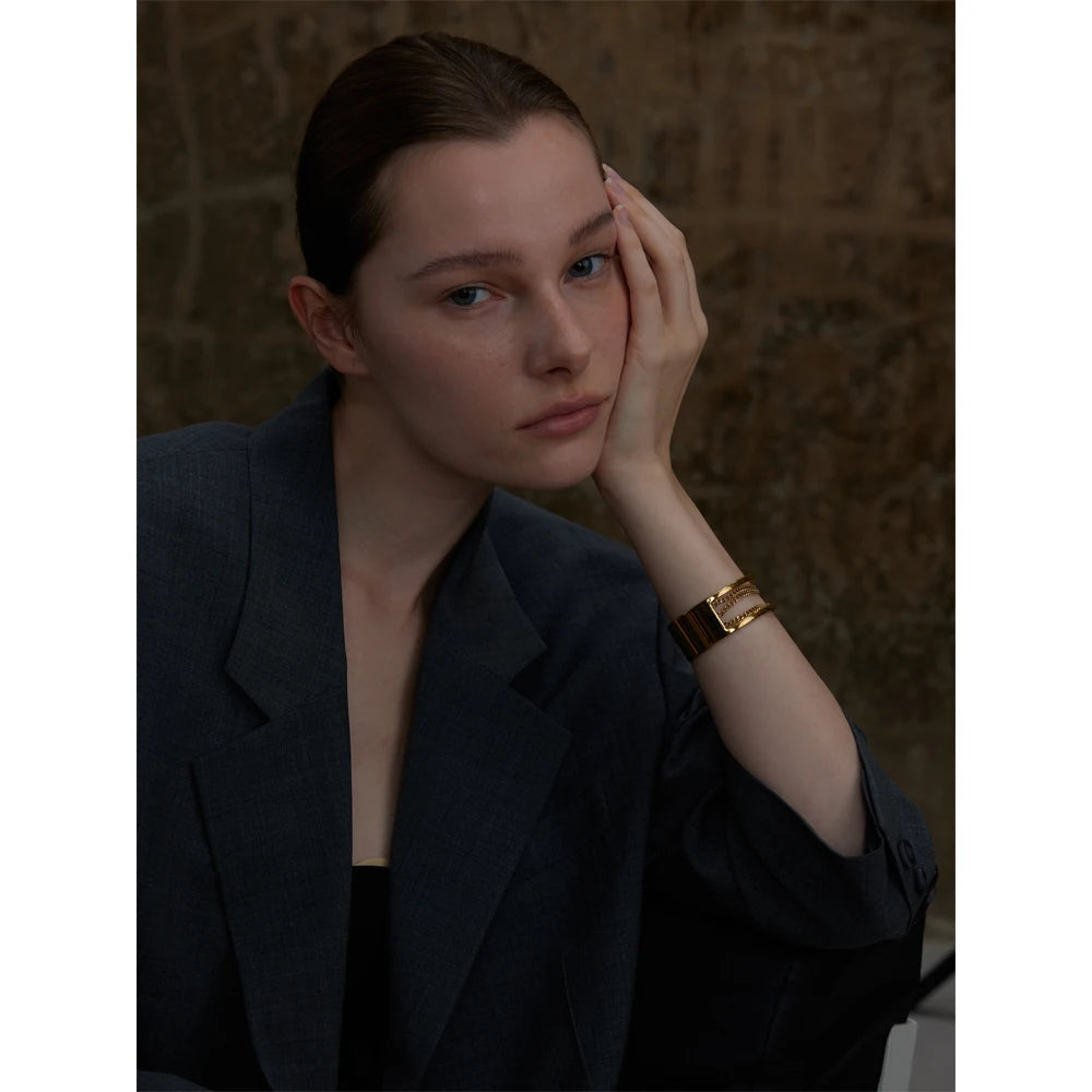 Anel Lyon Banhado em Ouro 18K